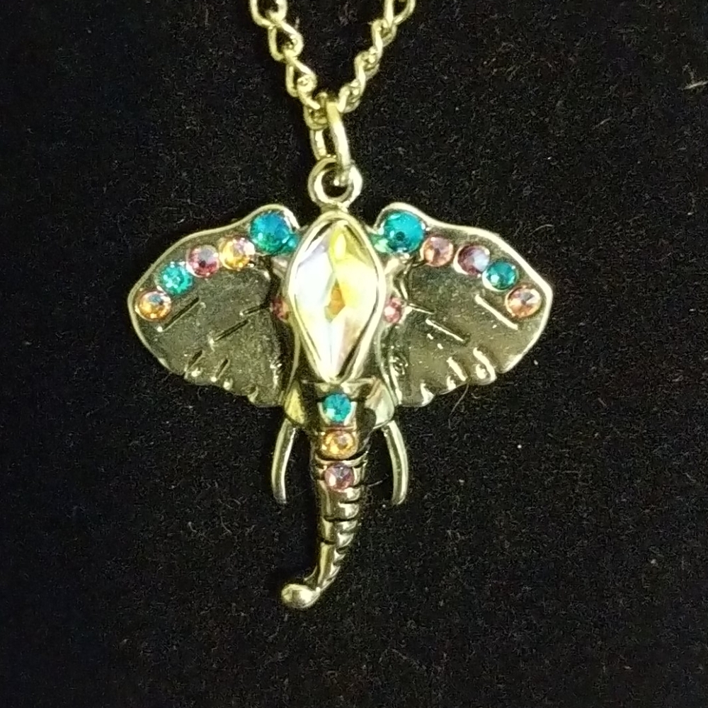 Swarovski Crystal Elephant on 18 inch chain